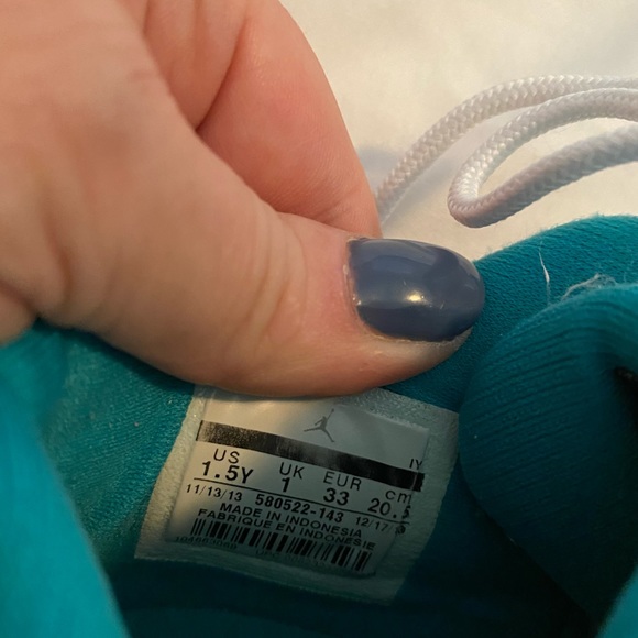 Nike Air Jordan 11 Retro Low in color Aqua Safari size 1.5 kids - Picture 6 of 6